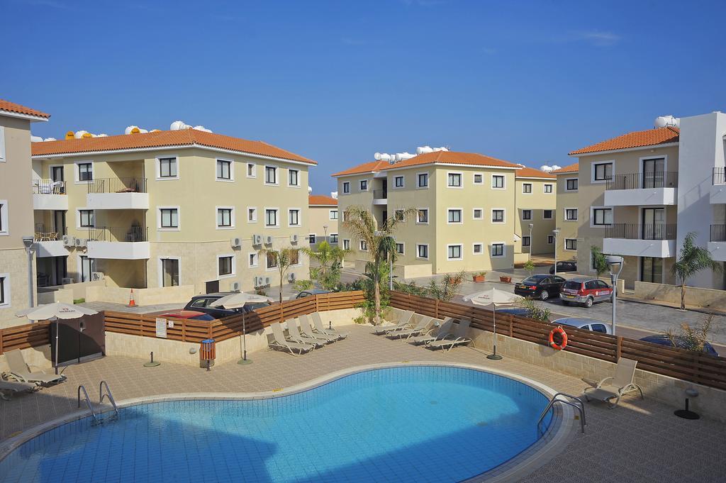 Kyklades Resort & Spa Paralimni Exterior photo